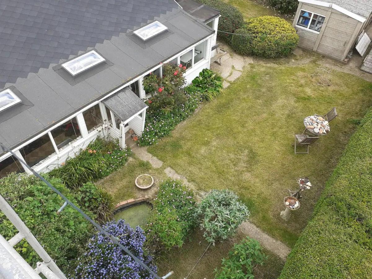 Sundial Cottage Norwich Exterior photo